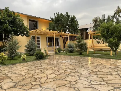 Villa Quattro - Comfortable Villa with open pool Hotel di 