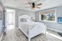 Family Friendly Fort Myers Vacation Rental w/ Pool - Wifi