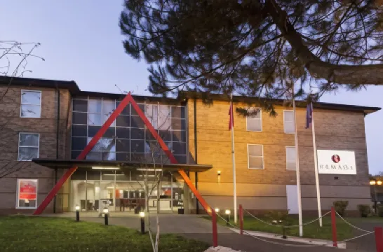 라마다 런던 스탠스테드 에어포트  호텔