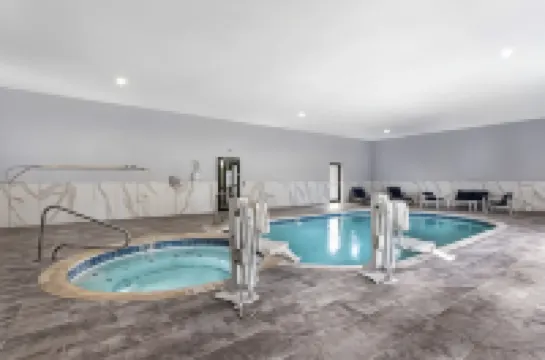 Best Western Plus Texoma Hotel  Suites