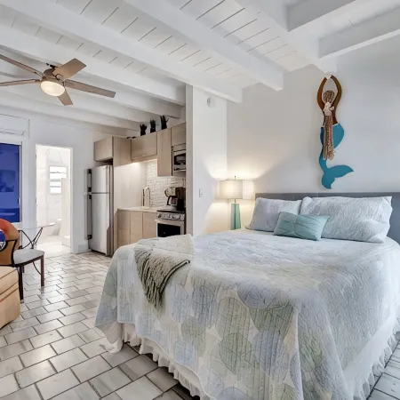 Boynton Beach, Sea view beach studio 9 w large pool
