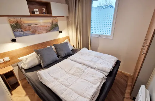 Zeeland Chaletje in Oostkapelle on a family-friendly park - 2-Star
