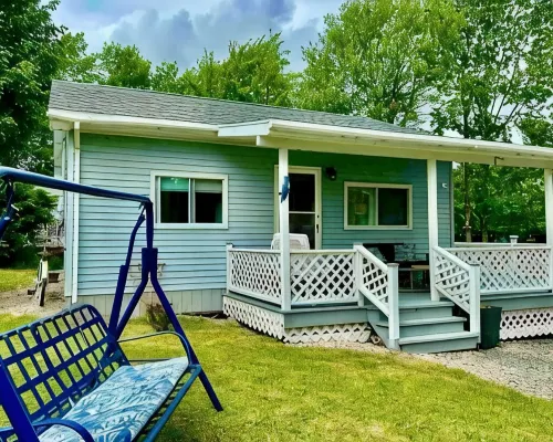 Lake Mushamush Cottage! Hotels in Lunenburg