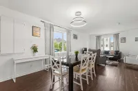 Lovely 2-bedroom Apt. in DIX30 close to DT