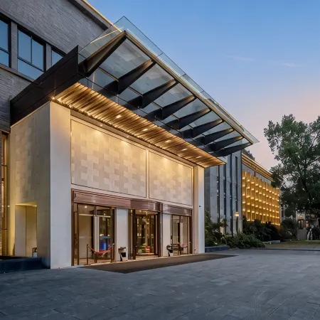 Chongqing Nanzhong Hot Spring Hotel