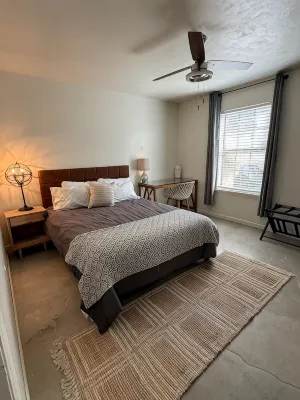 Charming 2/2 townhome in near FSU campus/stadium - Homestays