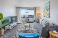 Newtown Tranquility Spacious 2-Bedroom Apartment - Homestays