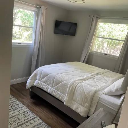 Charming 2-bedroom house near Artpark in the Village of Lewiston