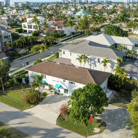 Closest studio to Vanderbilt Bch, lovely remodel, yard, has everything & extras!