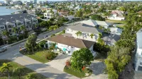 Closest studio to Vanderbilt Bch, lovely remodel, yard, has everything & extras!