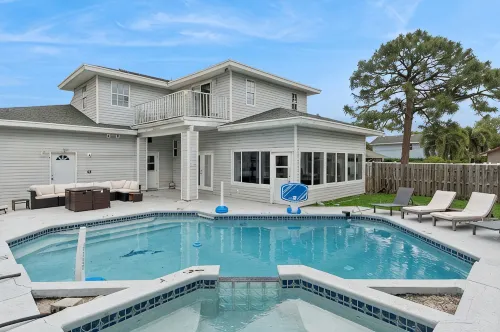 5-Bed Home with Pool & Mini Golf in Boynton Beach
