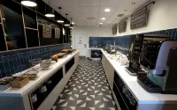 Travelodge Madrid Metropolitano - breakfast