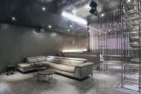Orient Luxury Villa Motel