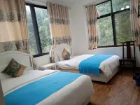 Dayi Mountaineering Trail Homestay - Farmhouses
