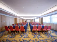 Vienna International Hotel (Zhongxiang Zhongbai Square) - parking