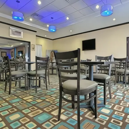 Comfort Inn & Suites Oklahoma City West - I-40