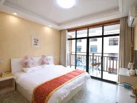 Bamboo and Apricot Garden House