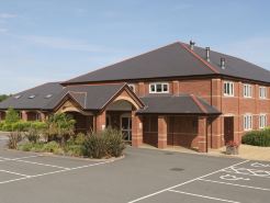 Moreton Park Hotel