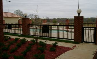 Holiday Inn Express & Suites CANTON by IHG