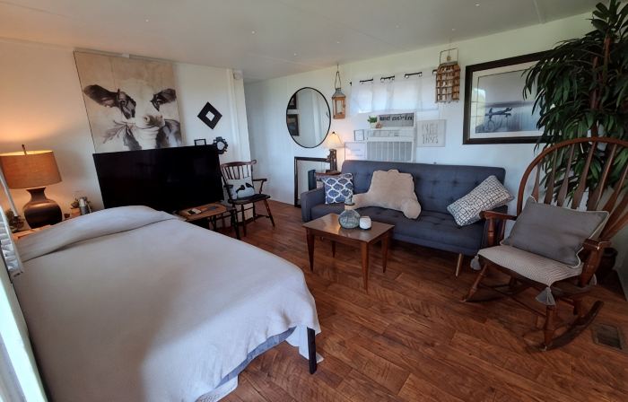 Cozy LAKE EUFAULA GETAWAY Cottage-Couples-Honeymoon-Family-Fisherman-BOAT Parkin