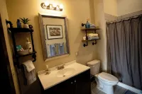 Downtown Cozy Castlerock Suite - Boutique
