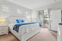 Pet Friendly Amazing 5 Br Sleeps 10