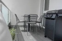 Perfect city center location, 107 sqm, directly at the opera house in suite flair with balcony! - balcone