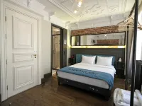 Taksim Avenue Hotels near Cihangir Square