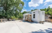 Tiny House on Center Hill Lake