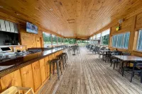 Golf, Outdoor Bar, Restaurant - The Timber Cabin - Feriehus