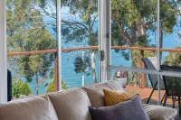 Little Roaring Beach Shack - cosy beachside retreat, Dover, Huon Valley.