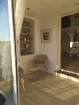 Cosy house close to beaches and shops. garden, above-ground pool, terrace