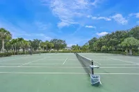 Exclusive Naples Getaway – Golf Course & Lake in Greenlinks at Lely Resort! - 4-Star
