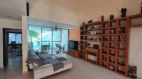 4-Bedroom House in Delightful Valladolid with WiFi, AC - Homestays