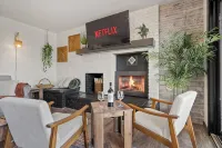 NEW! SPA/HotTub - GameRoom - 3xBars - 4xFireplaces - Wi-Fi