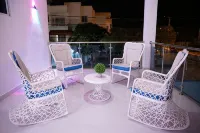 THE WHITE HOUSE OF GURABO - Kolam Renang