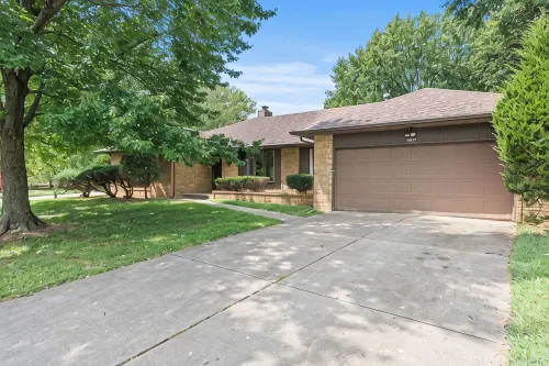 Stylish & Comfortable 4-bedroom Retreat in safe and quiet Southside Springfield