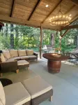 Wilderness&Wanderlust. WiFi, pool access, trails,lake,town.Cabin life elevated. - Chalets