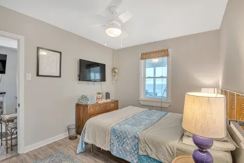 Sunsets Couples Families , Beach, Deck, Screen Porch BBQ WiFi Dogs ok - Homestays