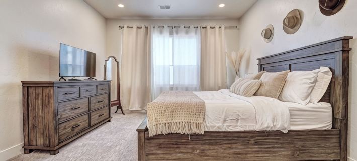 Desert Mineral Ascent- 2B2B Game Room Pet Friendly Views of CO National Monument Hotels in Fruita