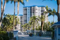 Large Condo on Fort Myers Beach with Beautiful Water Views!All New Amenities