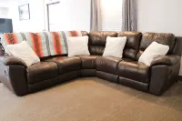 Entire Home- 2 King Beds, Close to Zion, - 3-Star