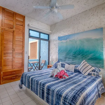 Amazing View Oceanfront with 2 pools, Daily Housekeeping