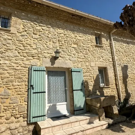 Charming furnished apartment in Mas, UzËs, pool, 656 yards away from town centre