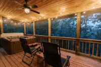 VALKYRIE Secluded Romantic River Cabin River and Mountain Views Log/Stone Cabin