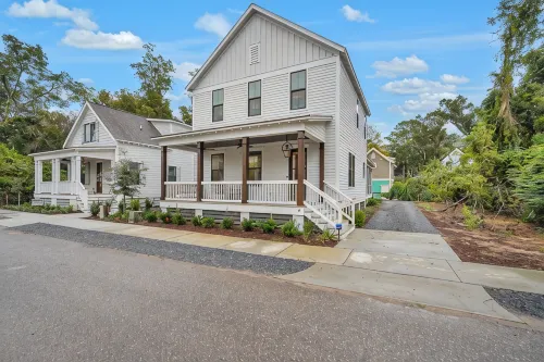 Luxurious Living in Old Town Bluffton! Sleeps 6! Prime Location!