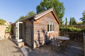 Charming Charlbury Cottage set in Idyllic garden