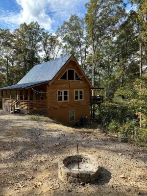 Windrock Ridge Luxury Ethan Cabin: Ride-In Access, Sleeps 16.