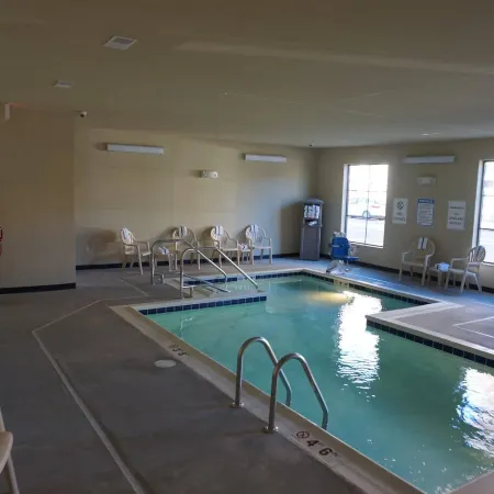 Cobblestone Hotel & Suites - Chippewa Falls