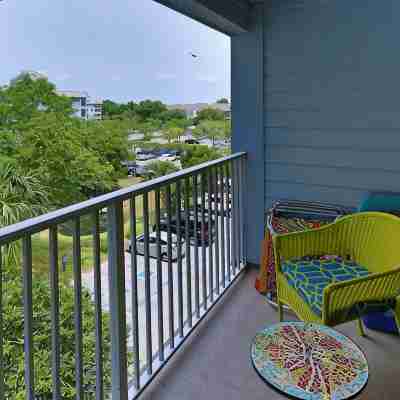 Beach Resort, Walk to the Ocean, Free Secure Wi-Fi in Building 1 Others